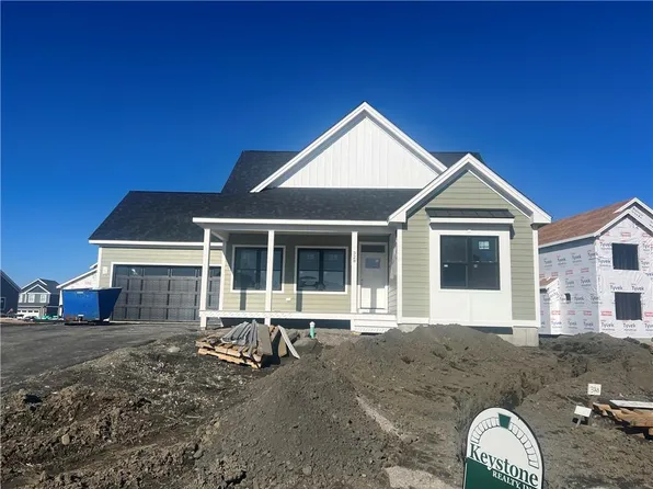 328 Freedom Trail Dr, Portsmouth, RI 02871