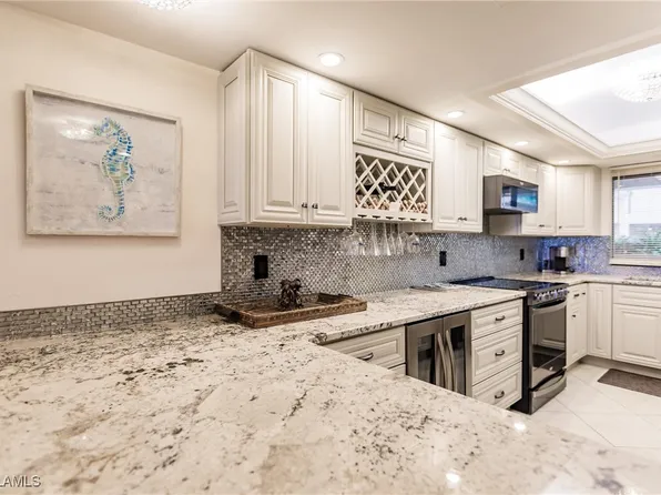 5260 S Landings Dr APT 902, Fort Myers, FL 33919