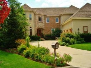 1351 Cog Hill Ct, Vernon Hills, IL 60061