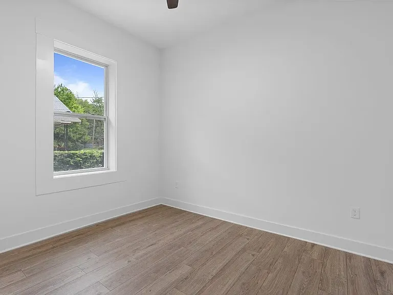 1503 N Chamberlain Ave — Photo 15