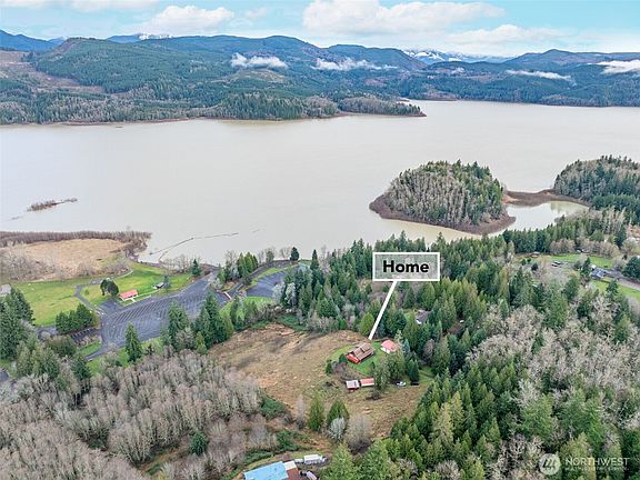 3rd image of 144 McDougall Drive