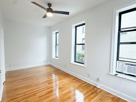 5th image of 307 Hancock St APT 2