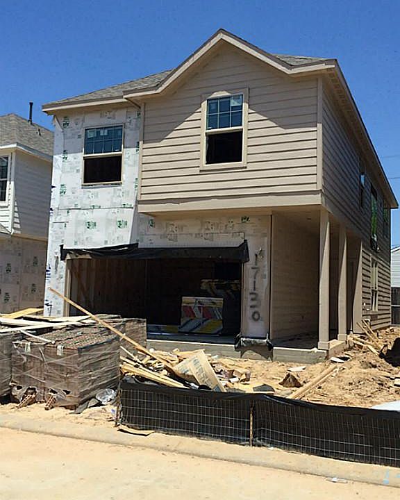 1st image of 17130 Amarose Dr