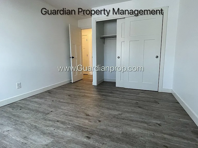 735 Tyler St NE #8 — Photo 11