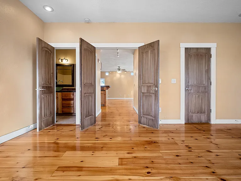 1543 S Tuscany Ct — Photo 14
