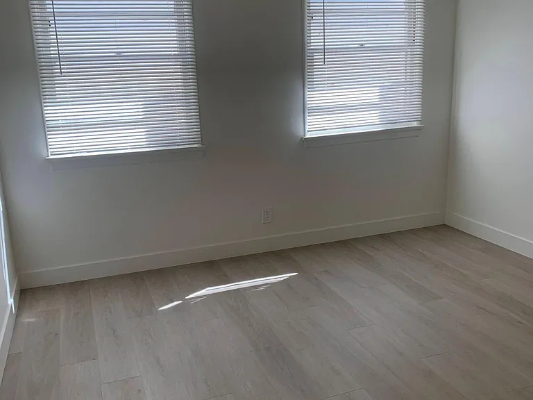 4 1241south Bundy Dr #4 — Photo 24