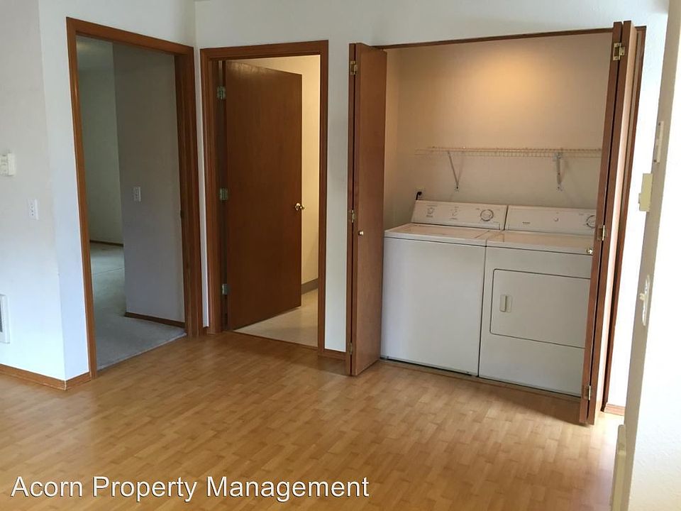 2nd image of 102 NE 43rd Ave APT C