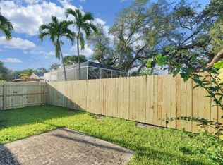 2716 SW 46th St #2, Fort Lauderdale, FL 33312