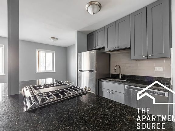 3rd image of 643 W Grace St #208