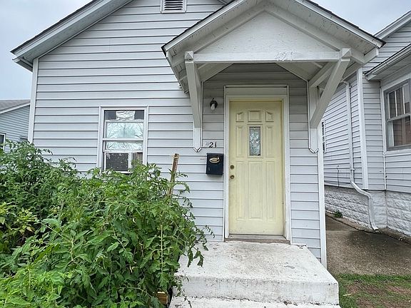 4th image of 421-423 Columbia St