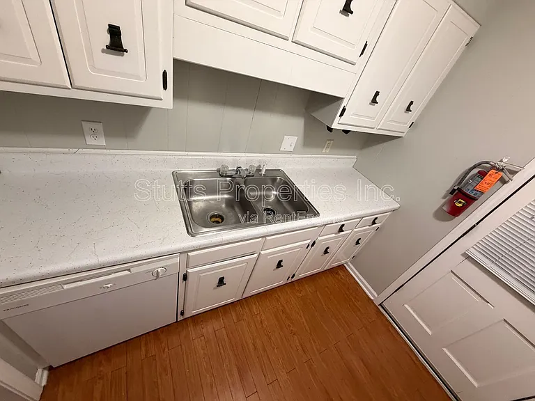 Darby Place Apartments — Photo 27