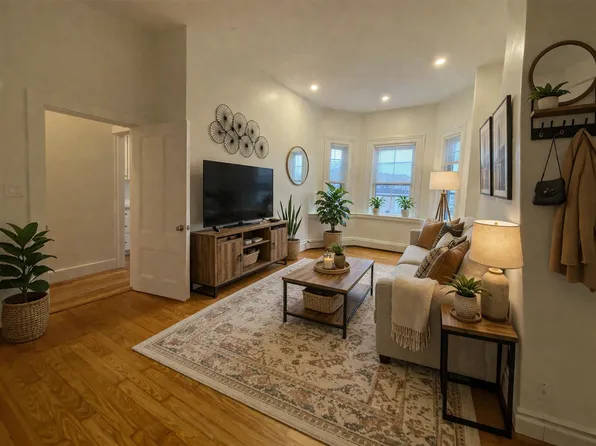 196 Central St, Somerville, MA