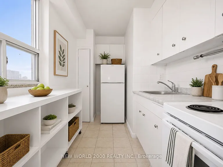 88 Bernard Ave #1008 — Photo 2