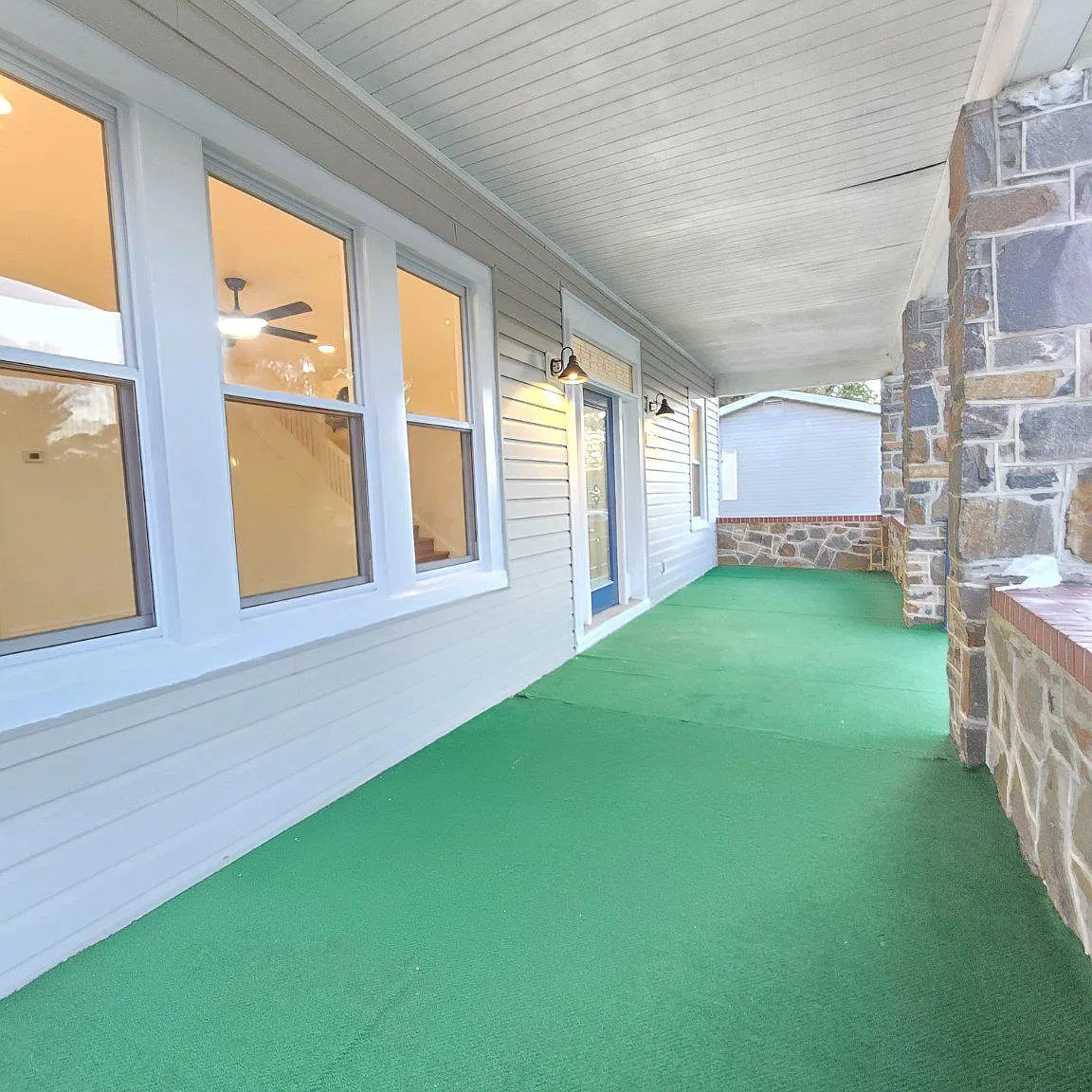 6 bed, 3.0 bath, 2394 sqft, $3,600 — Photo 2