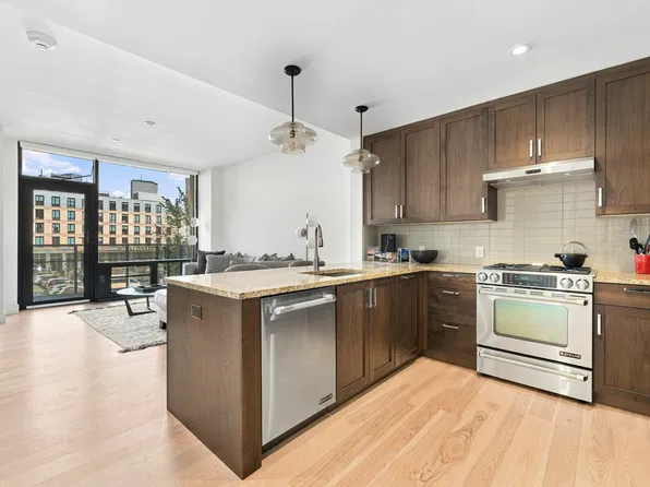 32 Traveler St Unit 313, Boston, MA 02118
