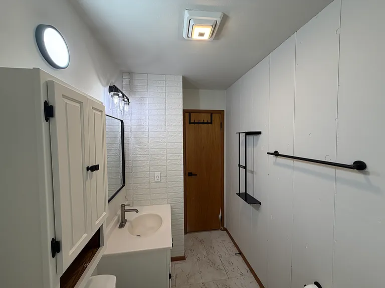 1818 Grandview Dr — Photo 7