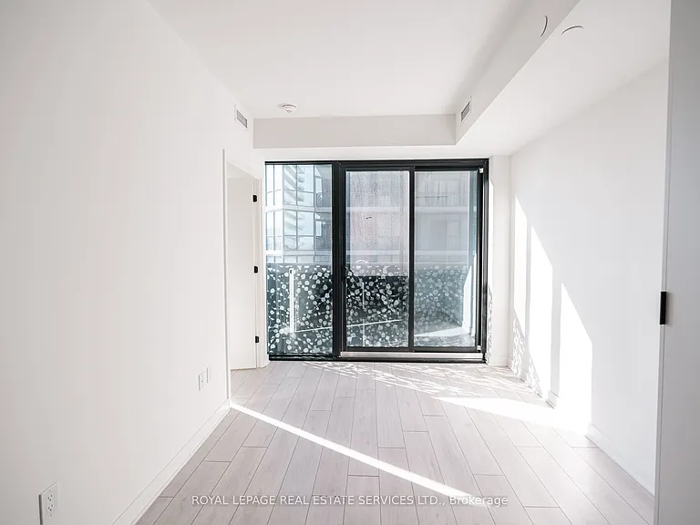 55 Charles St E #4306 — Photo 8