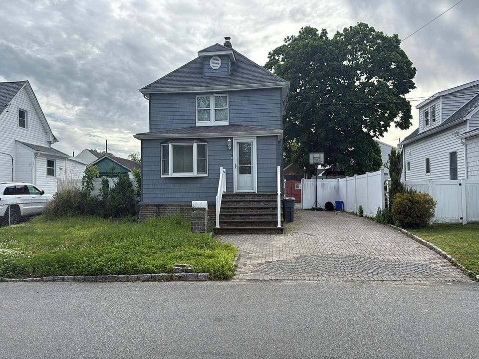 1st image of 255 Meucci Ave