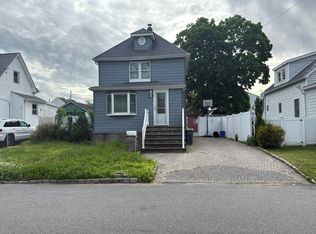255 Meucci Ave, Copiague, NY 11726