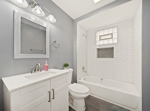4th image of 13019 S Carondolet Ave