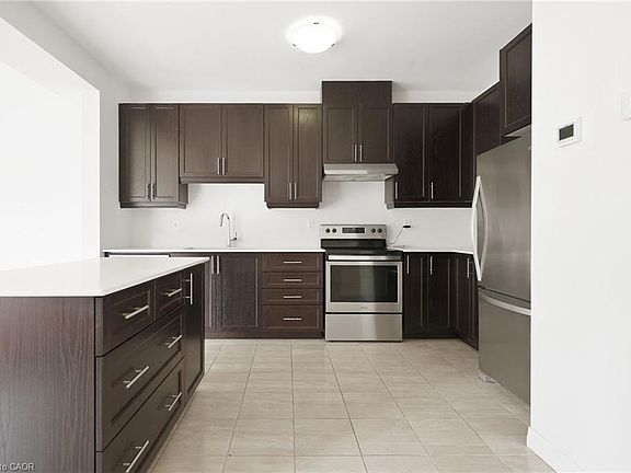 4th image of 3996 Crown St