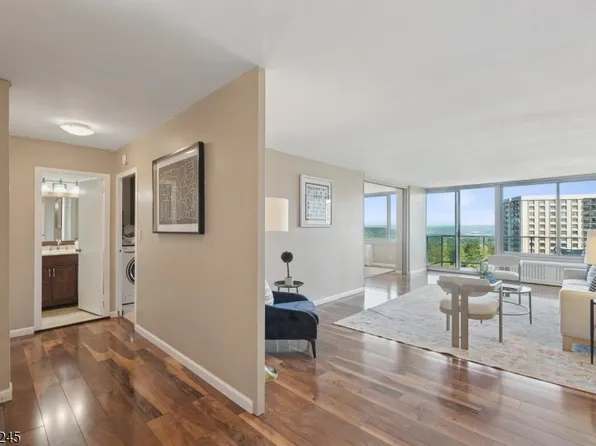 1 Claridge Drive Unit 1016 #1016, Verona Twp., NJ 07044