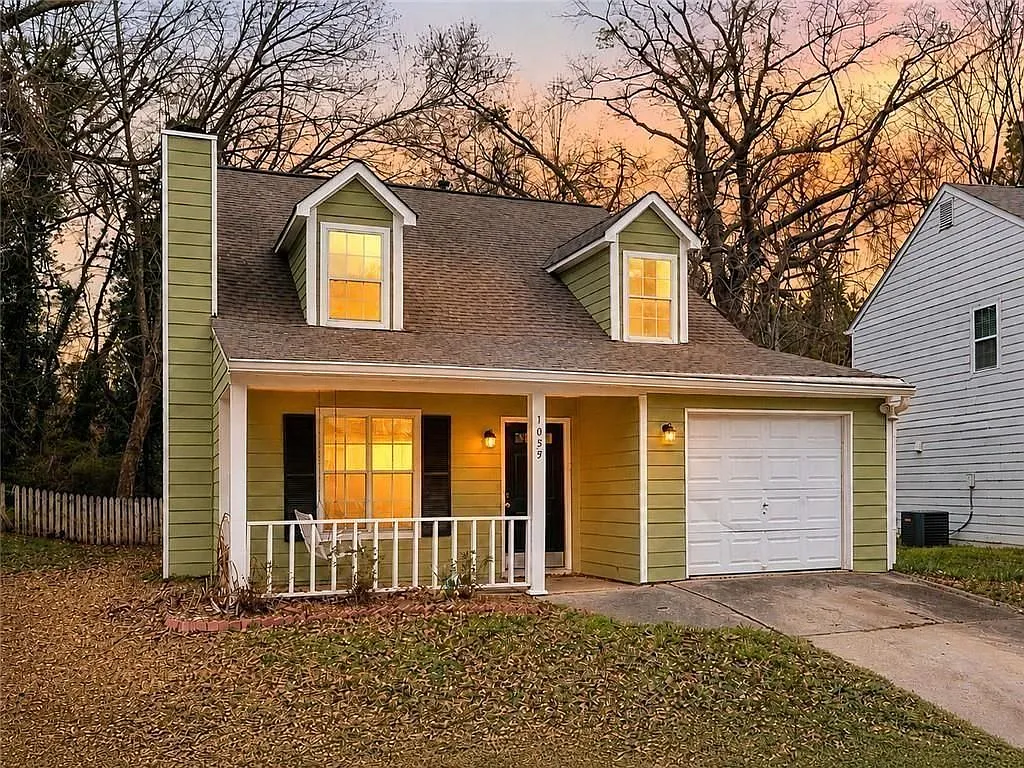 3 bed, 2.0 bath, 1978 sqft, $1,600 — Photo 1