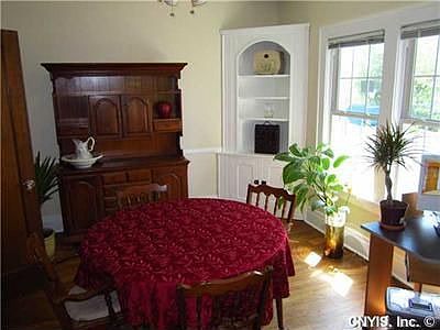 5th image of 128 Bennington Dr