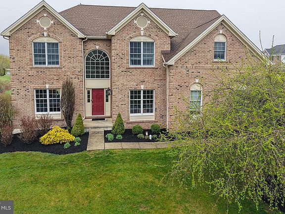 2nd image of 501 Benson Ln