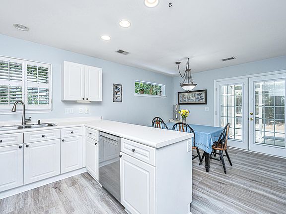 3rd image of 2080 Kings Gate Ln