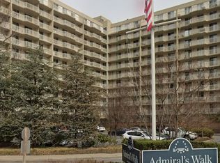 1077 River Rd #PENTHOUSE 6, Edgewater, NJ 07020