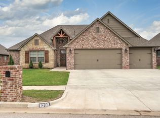 8208 N 74th Ave E, Owasso, OK 74055