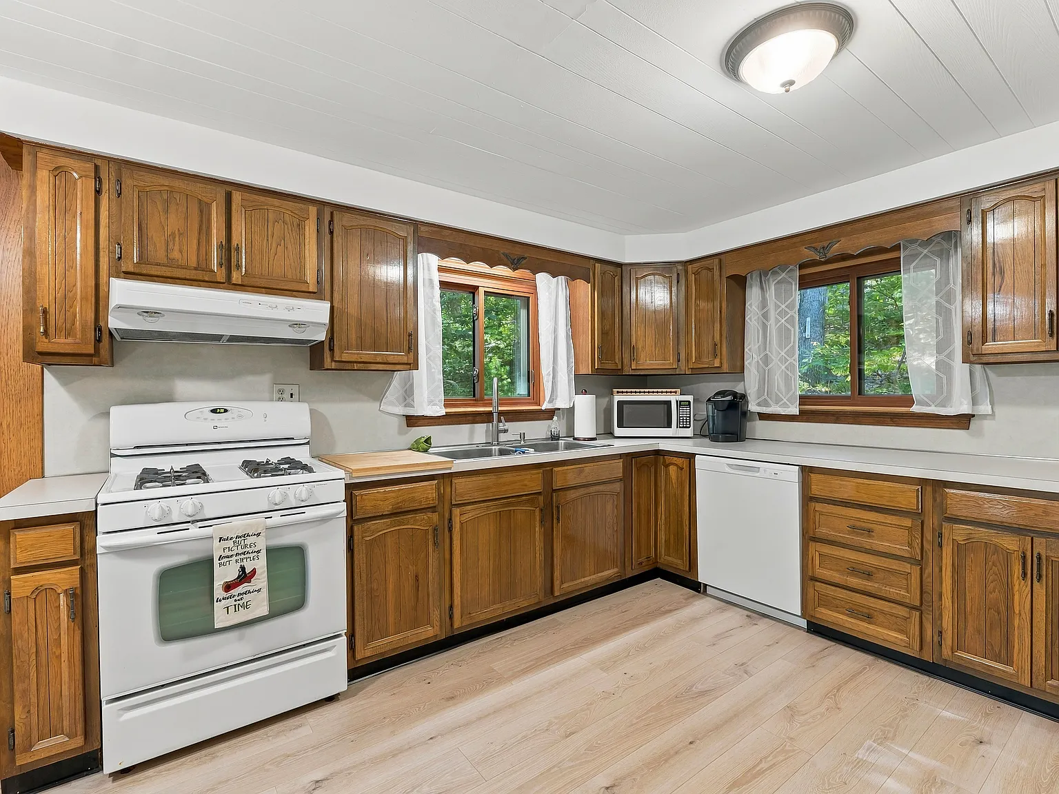 2 bed, 1067 sqft, $1,975 — Photo 3