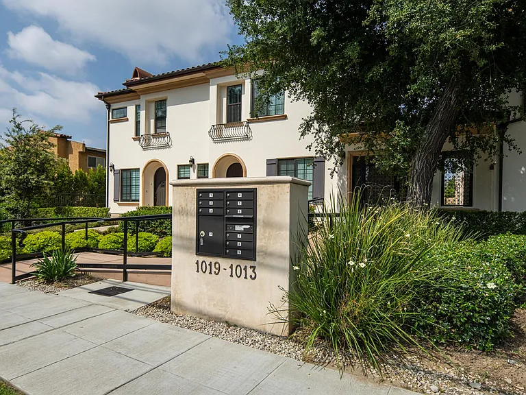 1019 Holly Ave #A — Photo 4