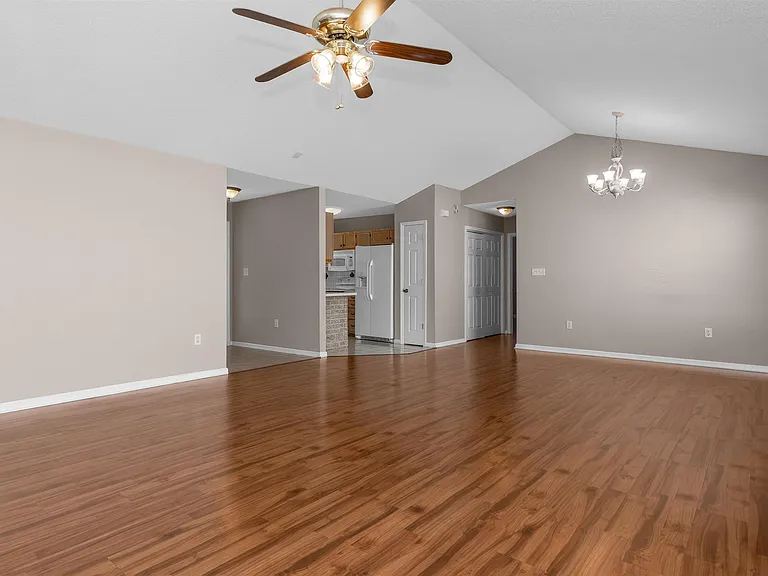 112 Dusty Trail Ln — Photo 10