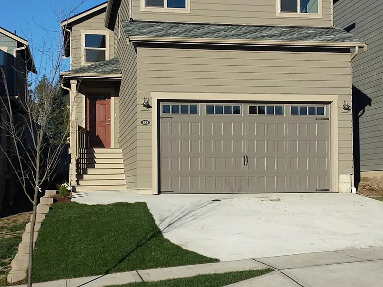 Clean, like new and move in ready!