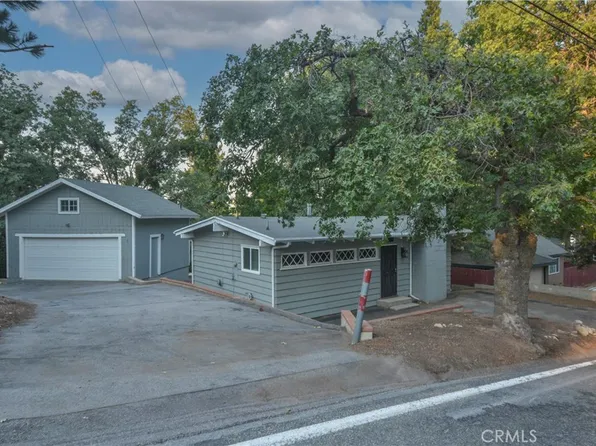 30607 Live Oak Dr, Running Springs, CA 92382