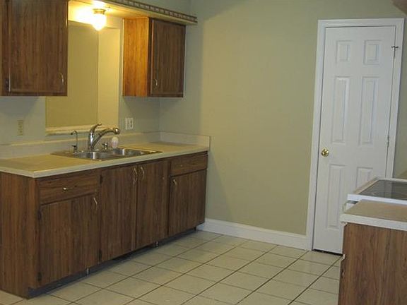 3rd image of 88 W Cedarwood Cir