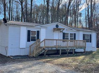 357 Tommy Cowart Rd, Cleveland, GA 30528