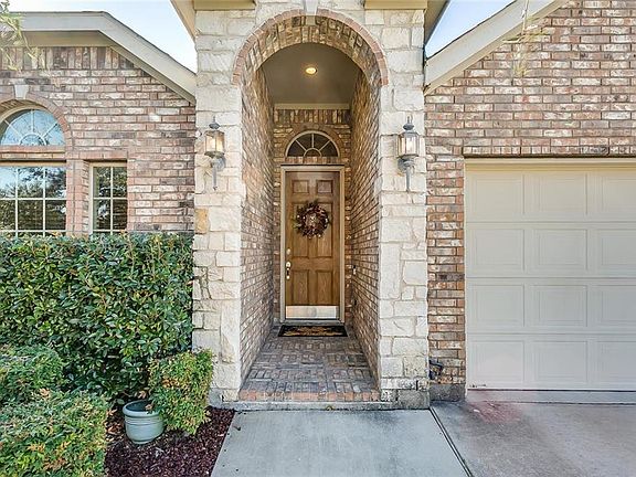 3rd image of 11817 Basilwood Dr