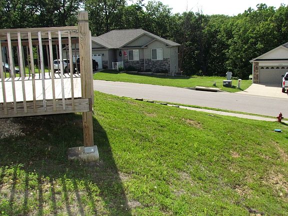 4th image of 100 Greythorn Ct