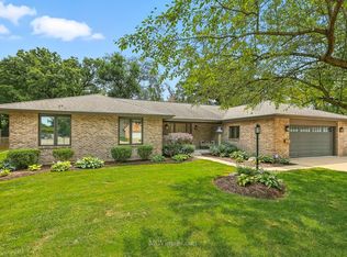 210 Shawnee Dr, Minooka, IL