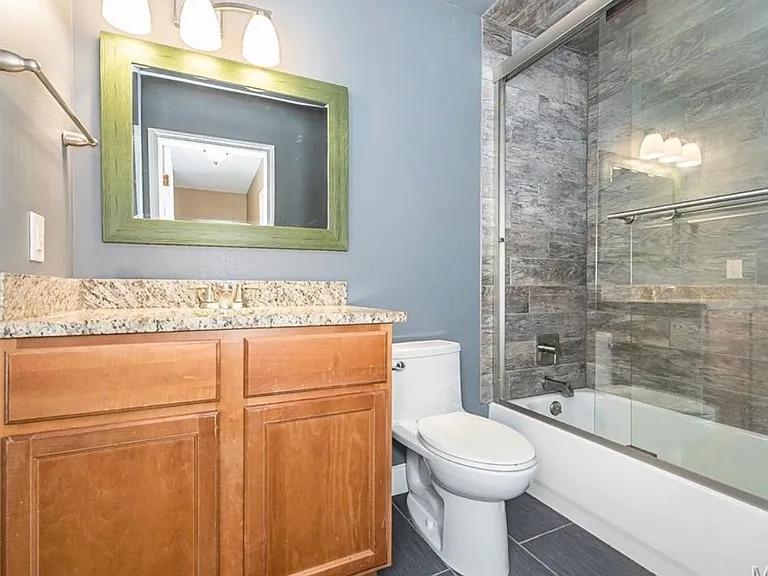 1212 Clarkson Ct — Photo 8