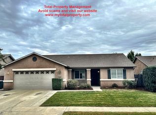 2216 E Arlen Ave, Visalia, CA 93292