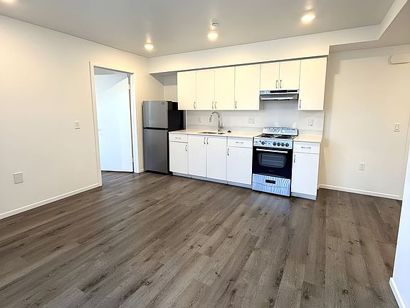 3rd image of 4238 S Western Ave #314
