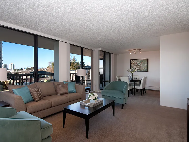 5051 Lougheed Hwy — Photo 9