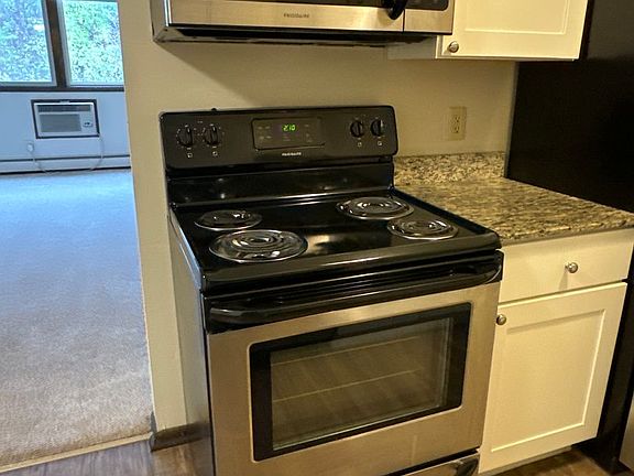5th image of 3708 W 32nd St #204
