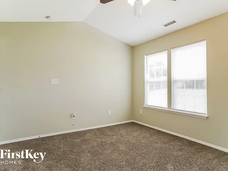 6220 Saybrooke Dr — Photo 8