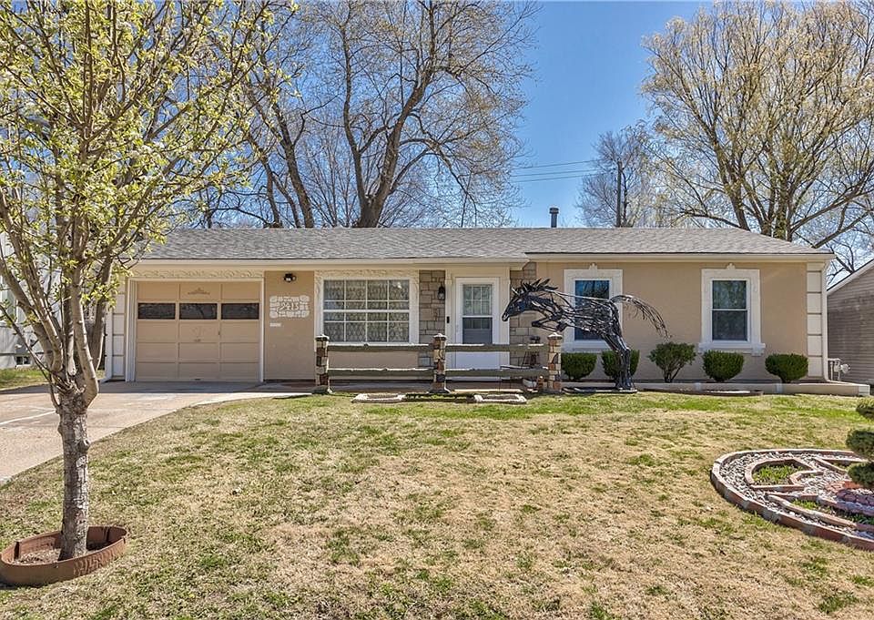 9413 Stark Ave, Kansas City, MO 64138 Zillow