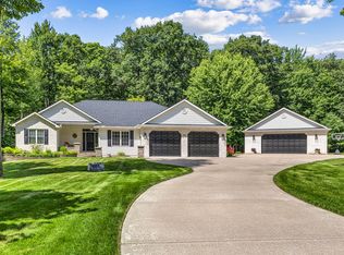 133 Oak Marr Dr, Houghton Lake, MI 48629